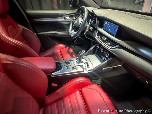 Used 2023 Alfa Romeo Stelvio Veloce image 34