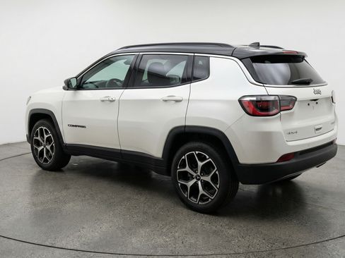 Used 2025 Jeep Compass Limited image 6