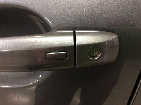 Used 2022 Nissan Rogue SV image 11