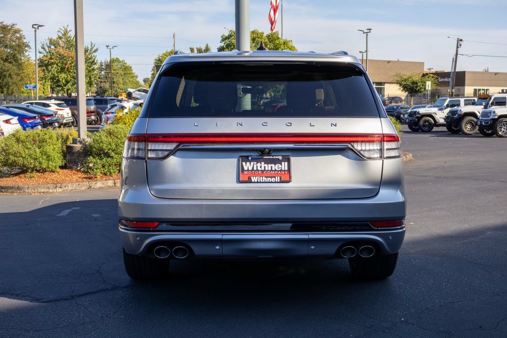 Used 2024 Lincoln Aviator Reserve w/ Equipment Group 201A AWD/4WD image 8