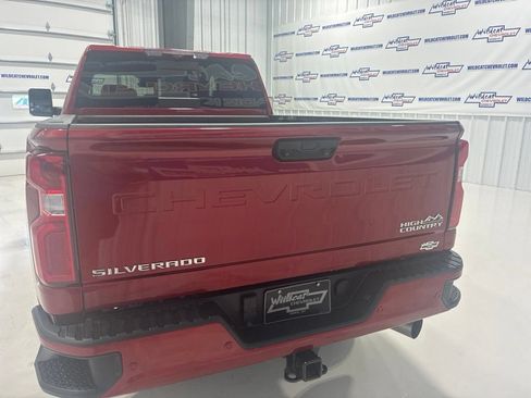 Used 2024 Chevrolet Silverado 2500 High Country w/ High Country Premium Package AWD/4WD image 5