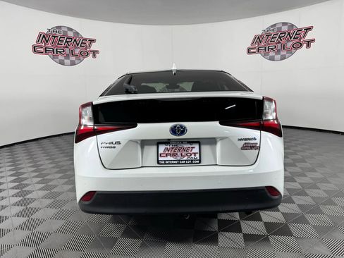 Used 2021 Toyota Prius LE image 6