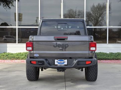 Used 2024 Jeep Gladiator Sport image 6