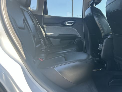 Used 2022 Jeep Compass Latitude AWD/4WD image 15
