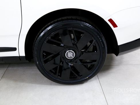 Used 2026 Rolls-Royce Cullinan AWD/4WD image 43