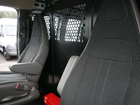 Used 2025 Chevrolet Express 2500 w/ Driver Convenience Package RWD image 5