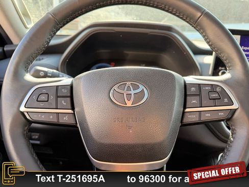 Used 2024 Toyota Grand Highlander Limited image 18