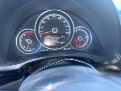 Used 2019 Volkswagen Beetle 2.0T S image 9