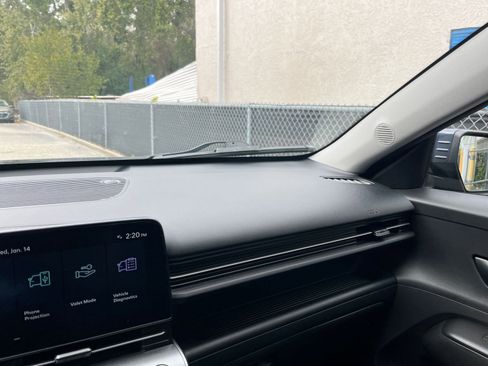 Used 2025 Hyundai Kona SEL image 35