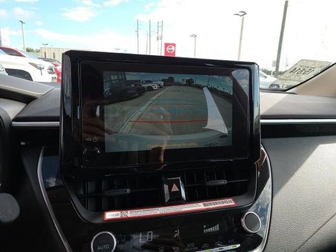 Used 2025 Toyota Corolla LE FWD image 18