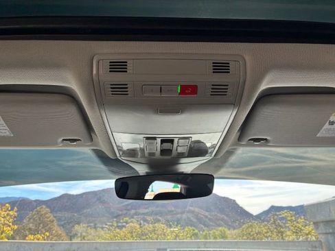 Used 2024 Volkswagen Jetta SE image 17