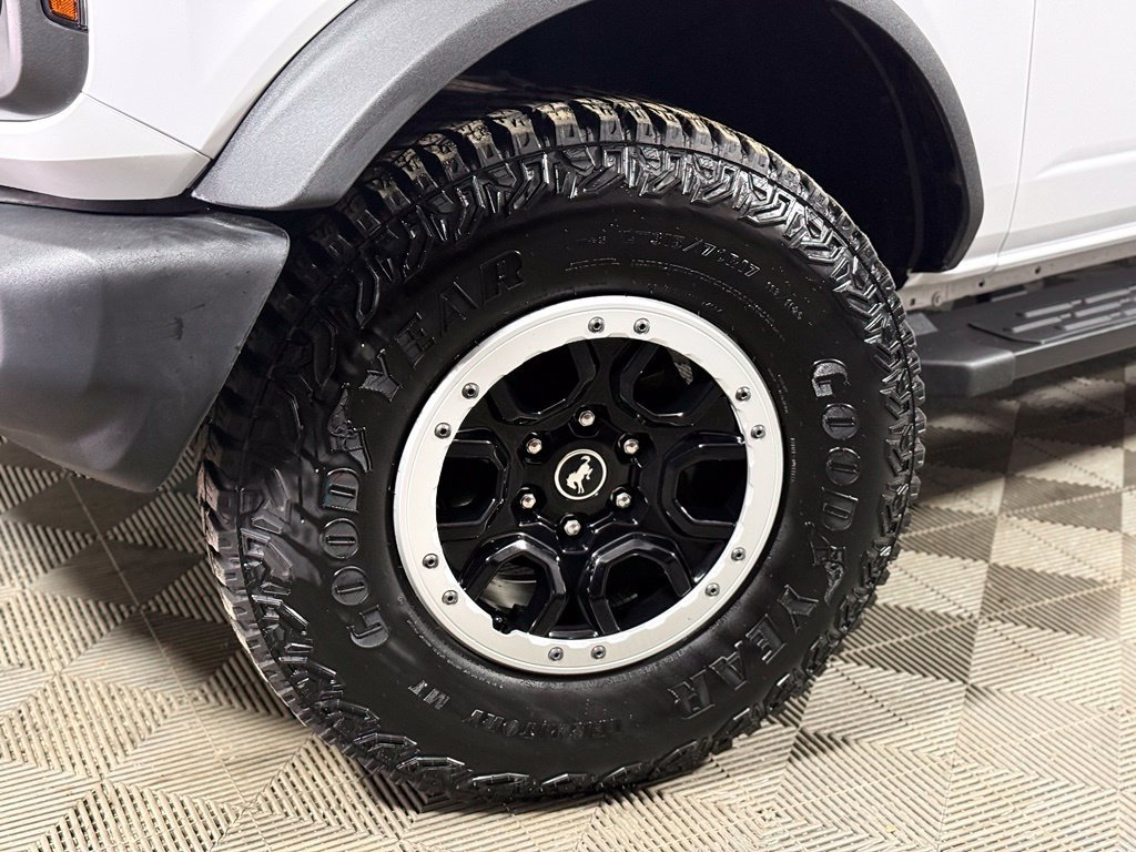 Used 2024 Ford Bronco Big Bend w/ Sasquatch Package AWD/4WD image 2