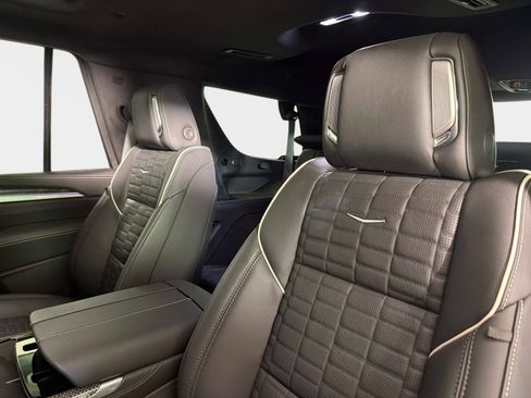 Used 2025 Cadillac Escalade V AWD/4WD image 35