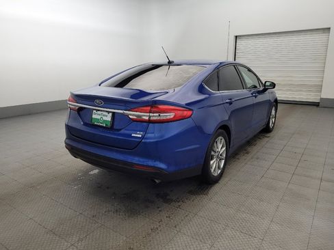 Used 2017 Ford Fusion SE w/ Fusion SE Technology Package image 9