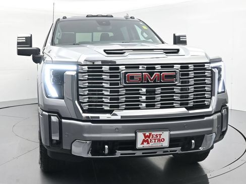 Used 2026 GMC Sierra 3500 Denali w/ Denali Reserve Package AWD/4WD image 24