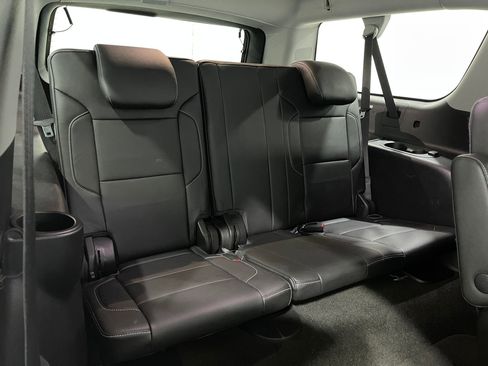 Used 2018 Chevrolet Suburban LT image 34