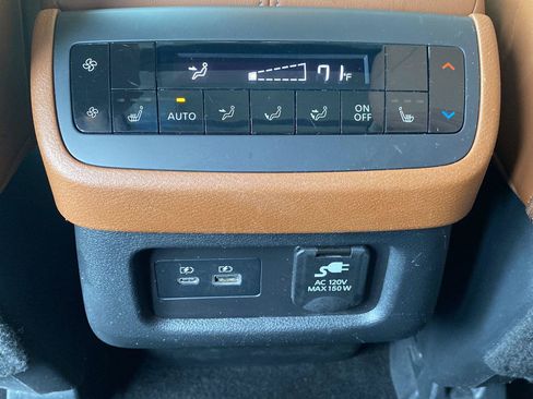 Certified 2023 Nissan Pathfinder Platinum w/ Cargo Package AWD/4WD image 27