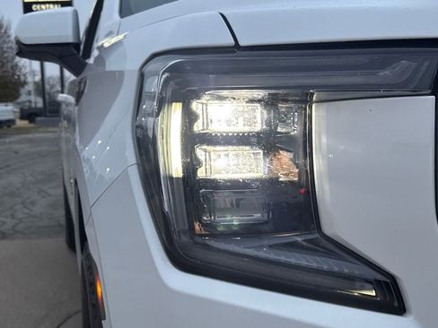 Used 2024 GMC Yukon AT4 w/ AT4 Premium Package image 11