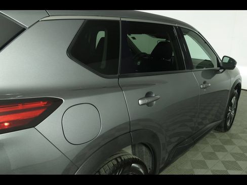 Used 2021 Nissan Rogue SV AWD/4WD image 17