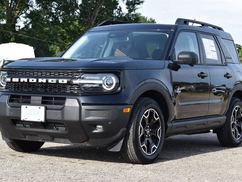 Certified 2025 Ford Bronco Sport Outer Banks w/ Outer Banks Tech Package+ AWD/4WD image 1