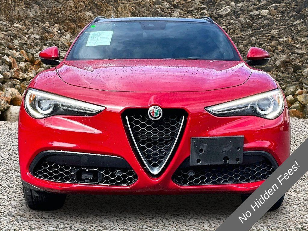 Used 2023 Alfa Romeo Stelvio Ti AWD/4WD image 3