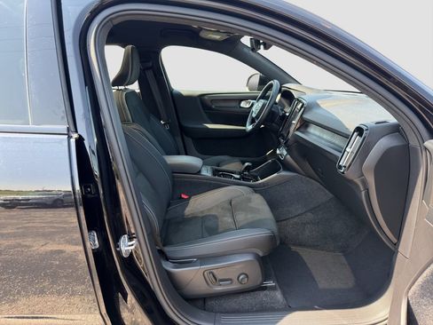 Used 2023 Volvo C40 P8 Recharge Ultimate AWD/4WD image 18
