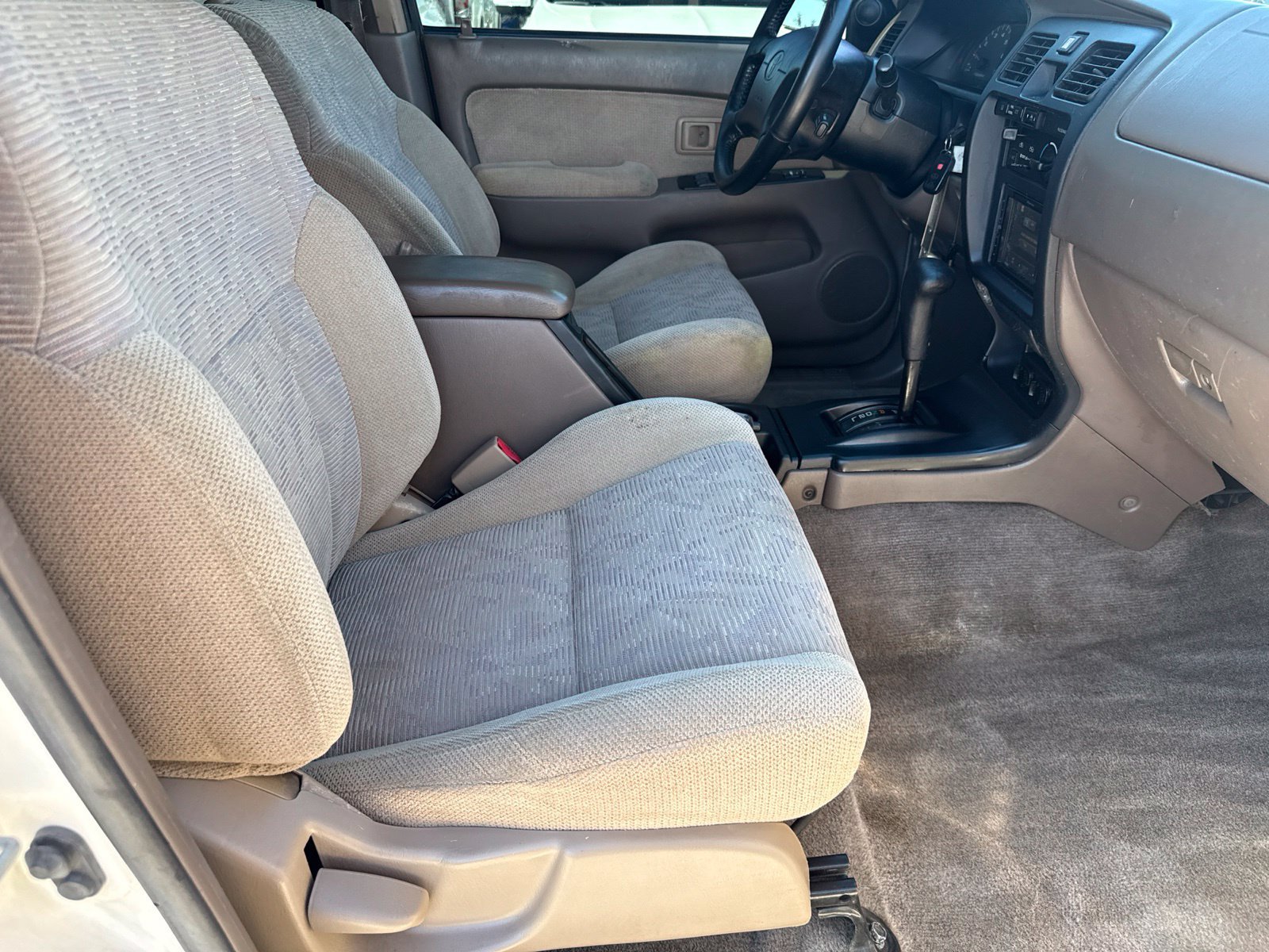 Used 2000 Toyota 4Runner SR5 RWD image 22