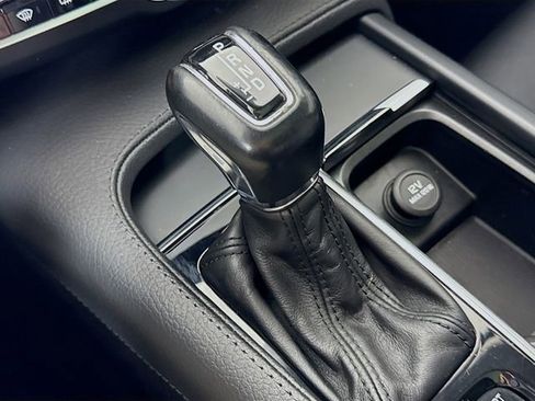 Used 2017 Volvo S90 T6 Momentum w/ Vision Package image 18