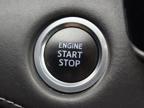 Used 2020 Toyota Highlander Limited image 10