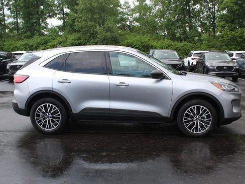 Used 2022 Ford Escape SE w/ Convenience Package FWD image 2