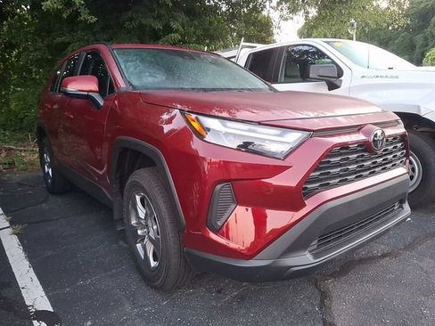 Used 2025 Toyota RAV4 XLE w/ Convenience Package FWD image 3