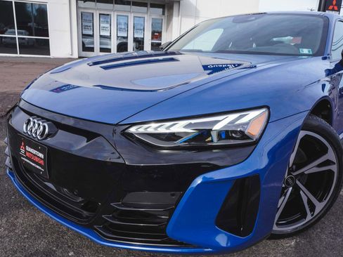 Used 2022 Audi e-tron GT Premium Plus w/ Performance Package image 44