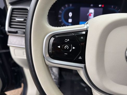 Used 2023 Volvo XC90 B6 Plus image 13