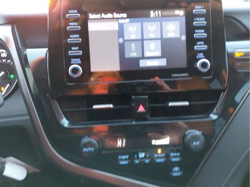 Used 2021 Toyota Camry SE image 30