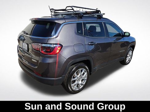 Used 2022 Jeep Compass Latitude w/ Sun and Sound Group AWD/4WD image 6