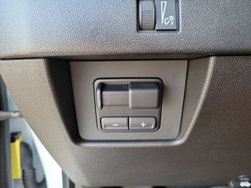 Certified 2025 Chevrolet Colorado LT w/ LT Convenience Package RWD image 18