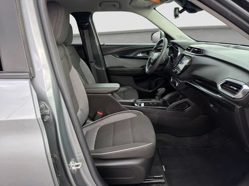 Used 2023 Chevrolet TrailBlazer LT w/ Convenience Package FWD image 18