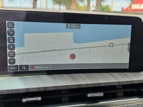Used 2024 Kia Telluride SX w/ Towing Package FWD image 28