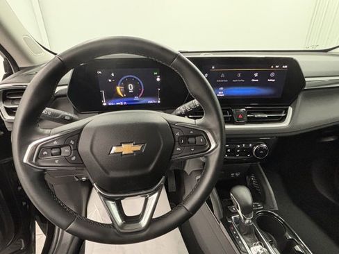 Used 2024 Chevrolet TrailBlazer LT w/ Convenience Package image 16