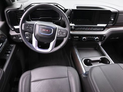 Used 2024 GMC Sierra 2500 SLT image 13