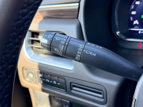 Used 2024 Chevrolet Tahoe LT image 23