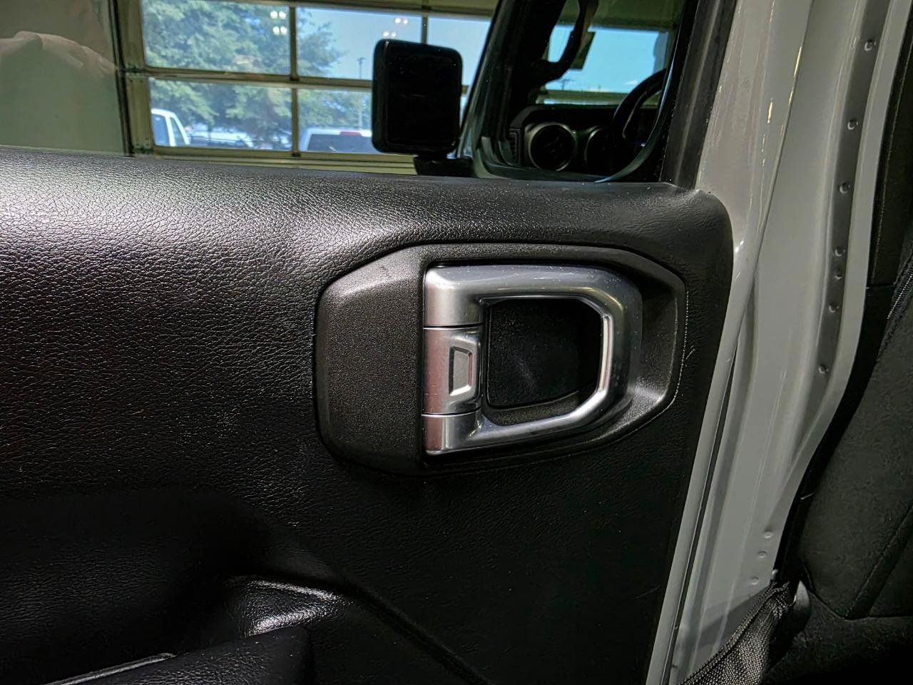 Used 2018 Jeep Wrangler Unlimited Sport S AWD/4WD image 20
