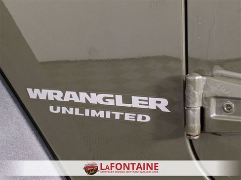 Used 2016 Jeep Wrangler Unlimited Rubicon image 25