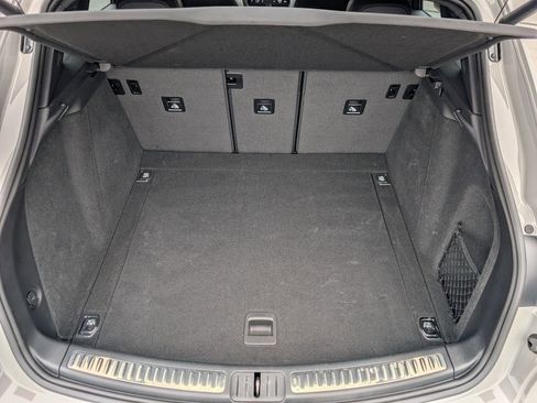 Certified 2024 Porsche Macan image 18