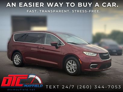 Used 2023 Chrysler Pacifica Touring-L
