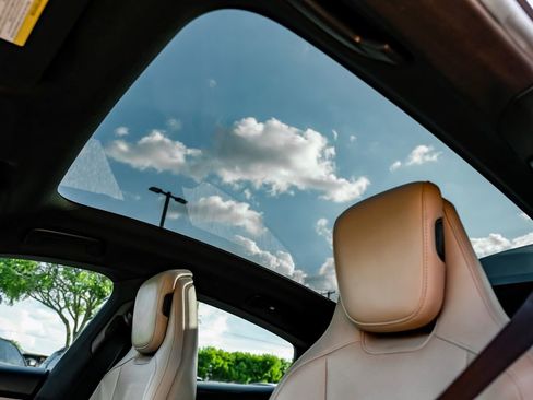 Used 2022 Porsche Taycan image 23