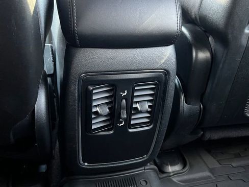 Used 2018 Jeep Grand Cherokee Laredo w/ All-Weather Capability Group image 31