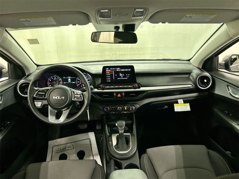 Certified 2023 Kia Forte LXS image 18