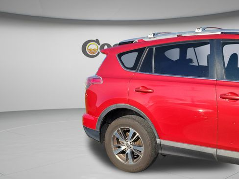 Used 2017 Toyota RAV4 XLE FWD image 14