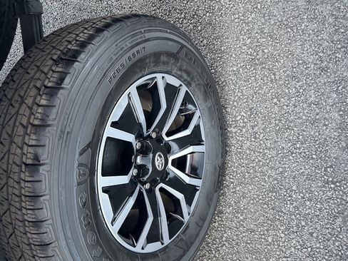 Used 2023 Toyota Tacoma TRD Sport image 21